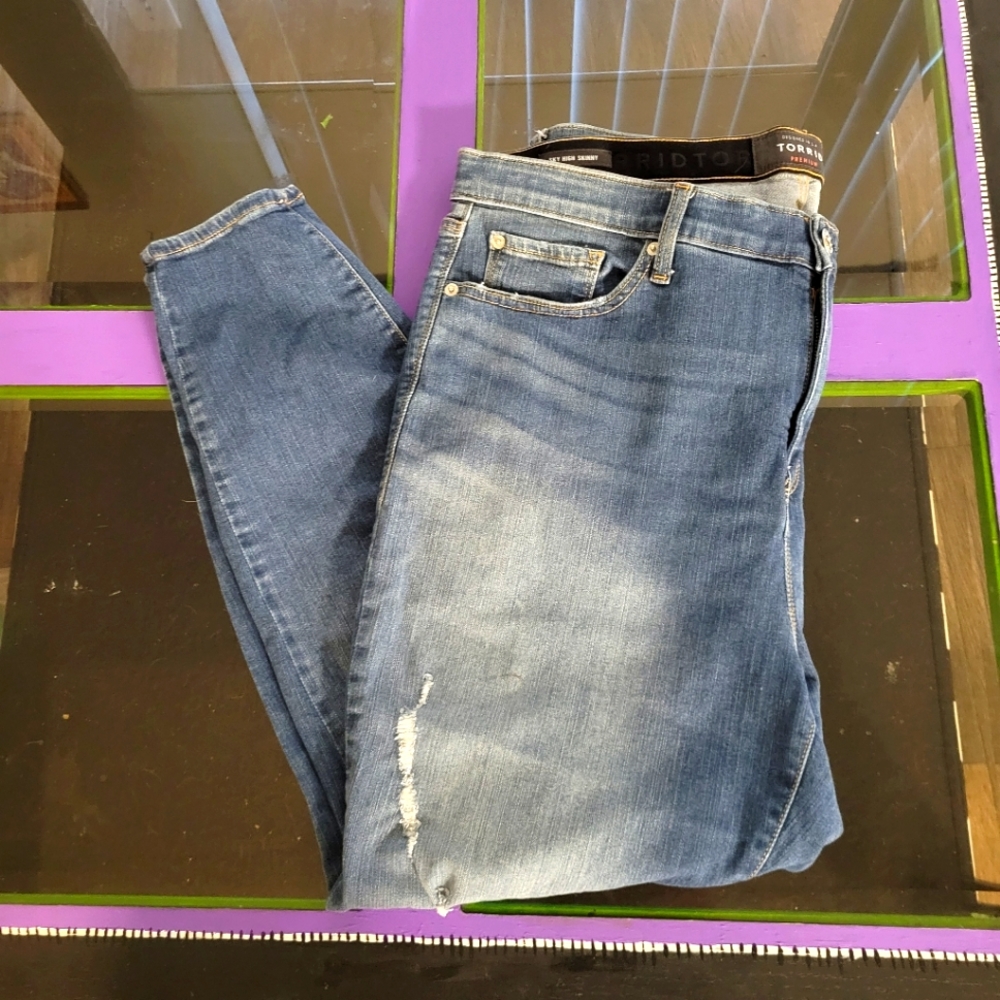Premium Sky High Skinny Jeans Torrid Size 22R